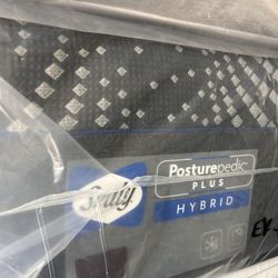 Sealy Posturepedic Hybrid King Mattress