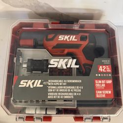 Skil 4v Rechargeable Screwdriver With 42pc Bits