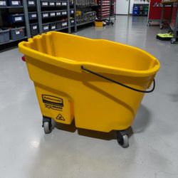 Rubbermaid Commercial Products WaveBrake Yellow Mop Bucket! Great condition!