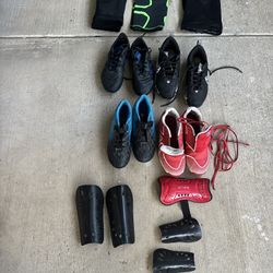 Soccer Shoe  (out Of 4 , 2 Pair are Free)