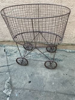 Vintage Basket With Wheels Canasta Con Llantas