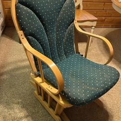 Solid wood rocking chair