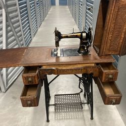 Wrights Sewing Machine  Very Cool  Works  Good