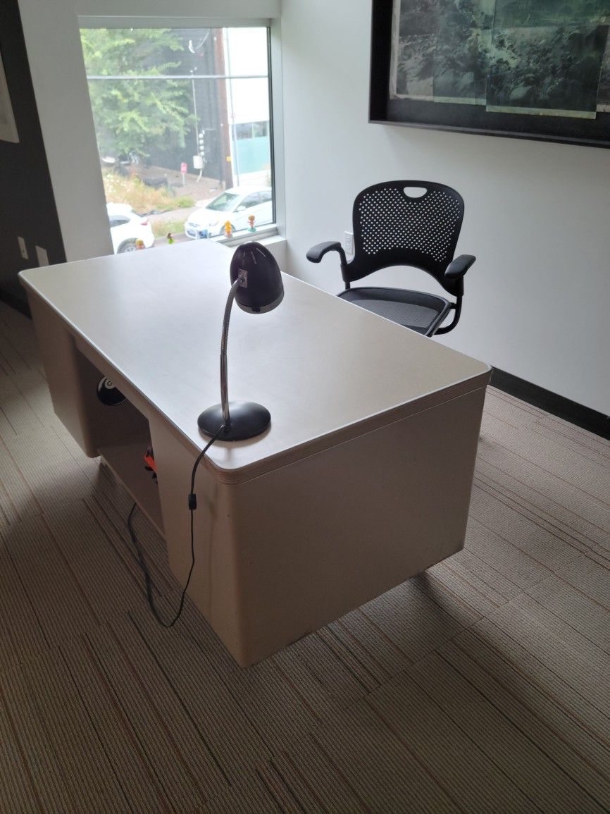 1960s Vintage Cole Steel Metal Tanker Desk with Mid Century Modern Look