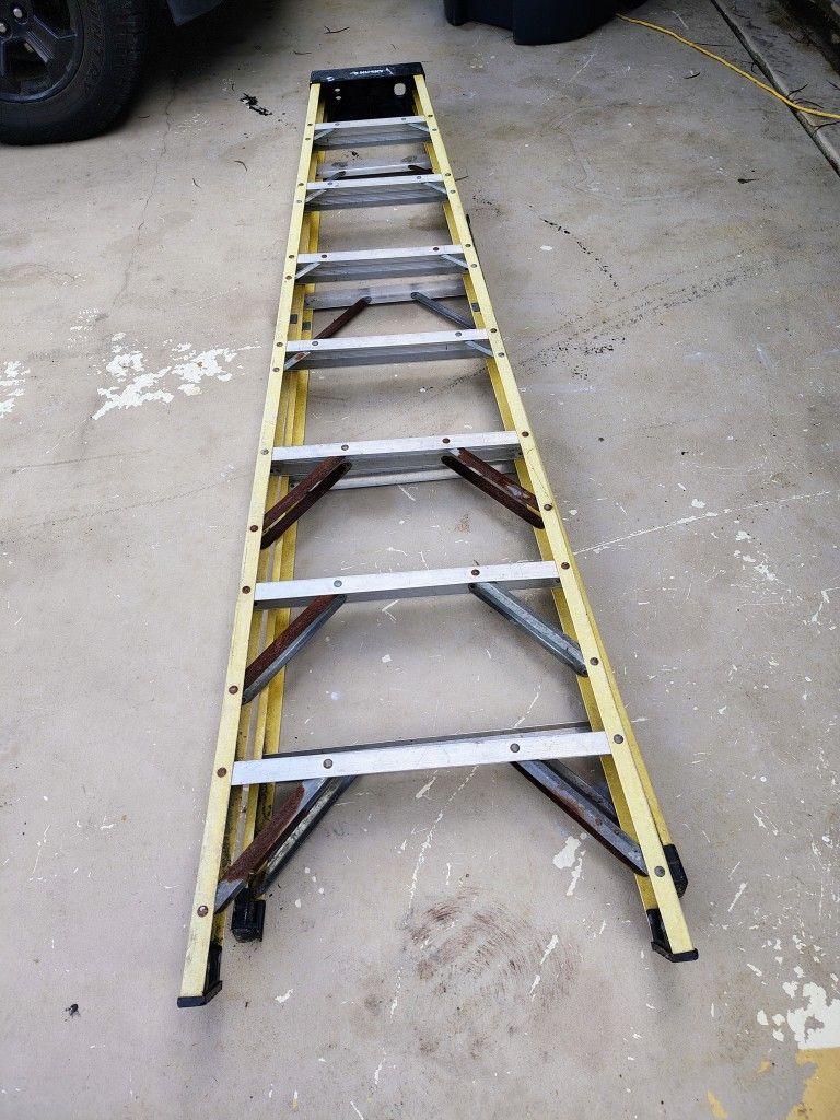 8' Husky Ladder