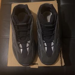 Yeezys 700 Black 