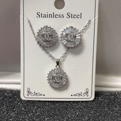 Chain Charm Earrings 