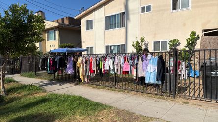 Yard sale!!