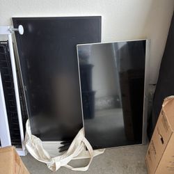 Desktop Monitors - HP & Acer