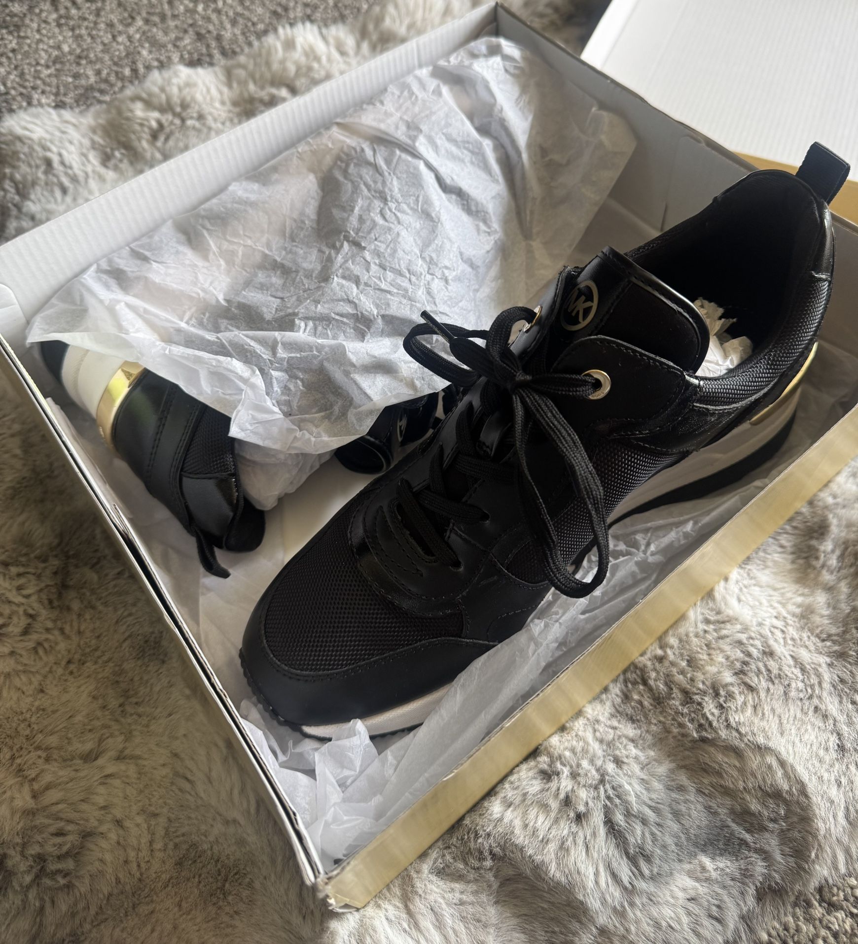 MK Canvas shoes