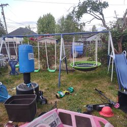 Hardly Used Swing set