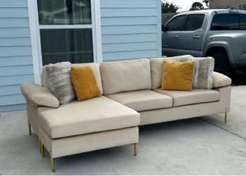 Cream Colored Reversible Sectional - Can Deliver 🛻