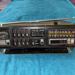 Vintage General Electric Police Scanner/AM/FM/ Radio “The Searcher”