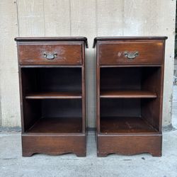 Vintage pair of nightstands 
