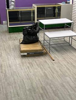 Retail store cabinets