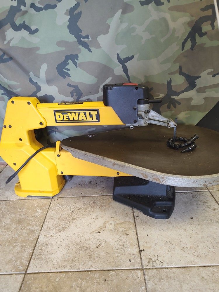 18 Inch Scroll Saw DeWalt