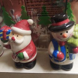 Salt And Pepper Shakers Santa And Snowman