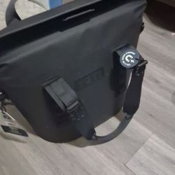 NEW W/TAGS YETI HOPPER M15 SOFT SIDE COOLER