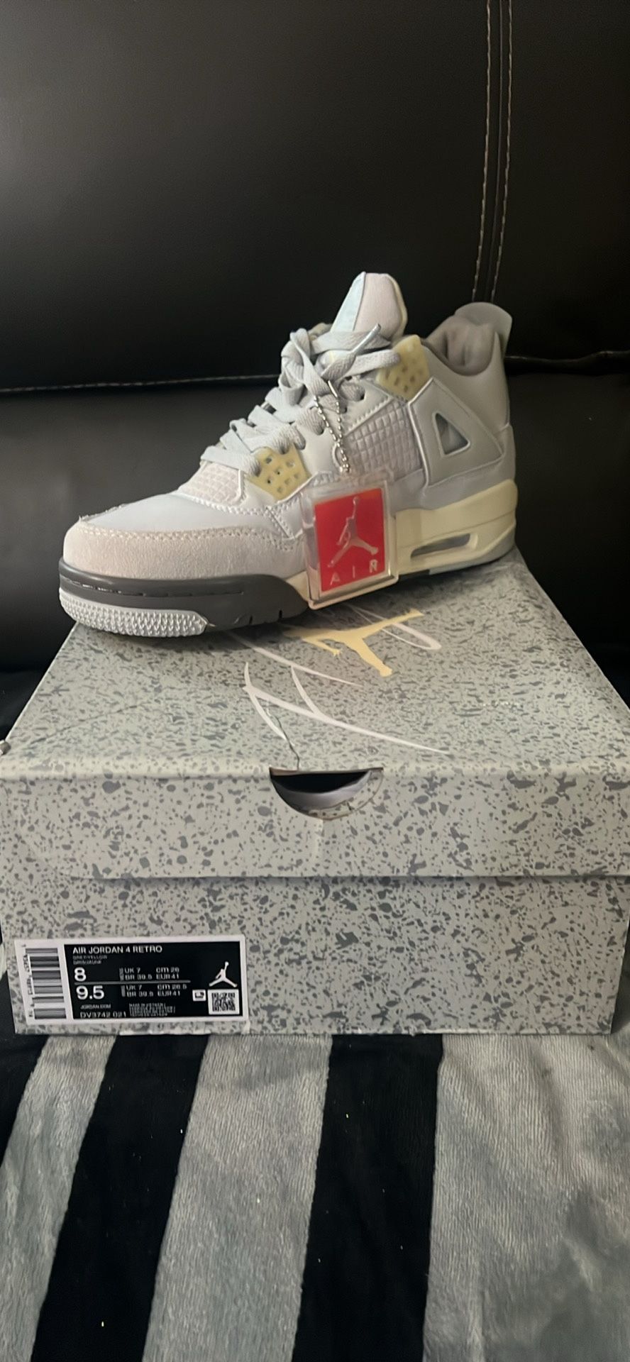 Jordan 4 Retro SE Craft Photon Dust 8M New display picture 1