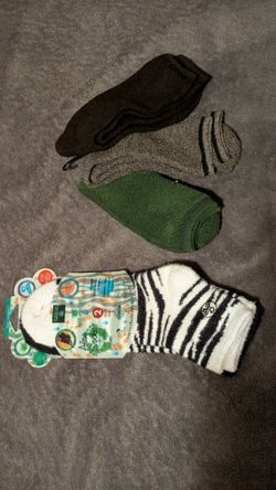 Earth Therapeutics Aloe Moisture Socks. 3Pack Adult Wool socks, New unmarked.