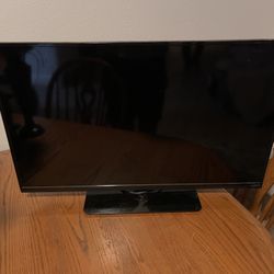 28inch Vizio Working Tv Not A Smart Tv But Roku Compatible 