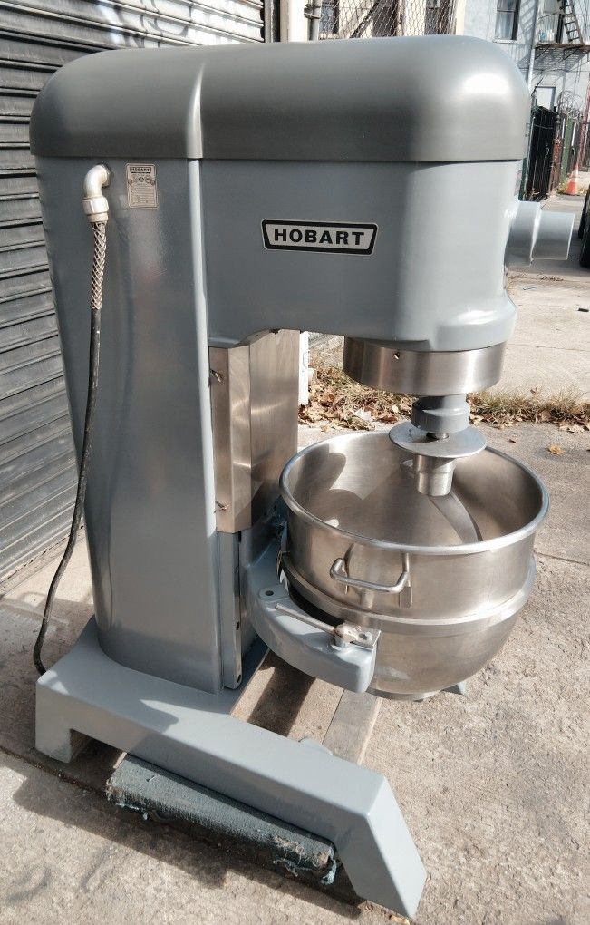Hobart 60 QT Heavy Duty Dough Mixer Machine With Timer.  2 Horsepower. 