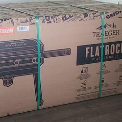 New Traeger 3 Zona Flatrock Cover And accessories. 