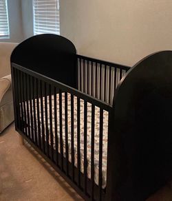 New delta children baby crib