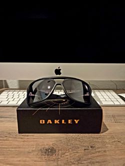 OAKLEY SUNGLASSES