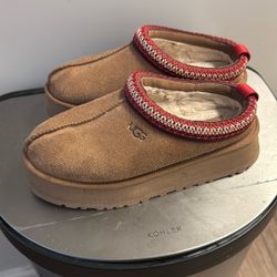 UGG TAZZ slippers