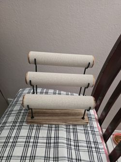 3 barberlap bracelet display.