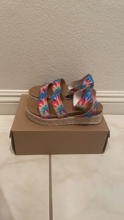 Girls Steve Madden strap he sandals brand new
