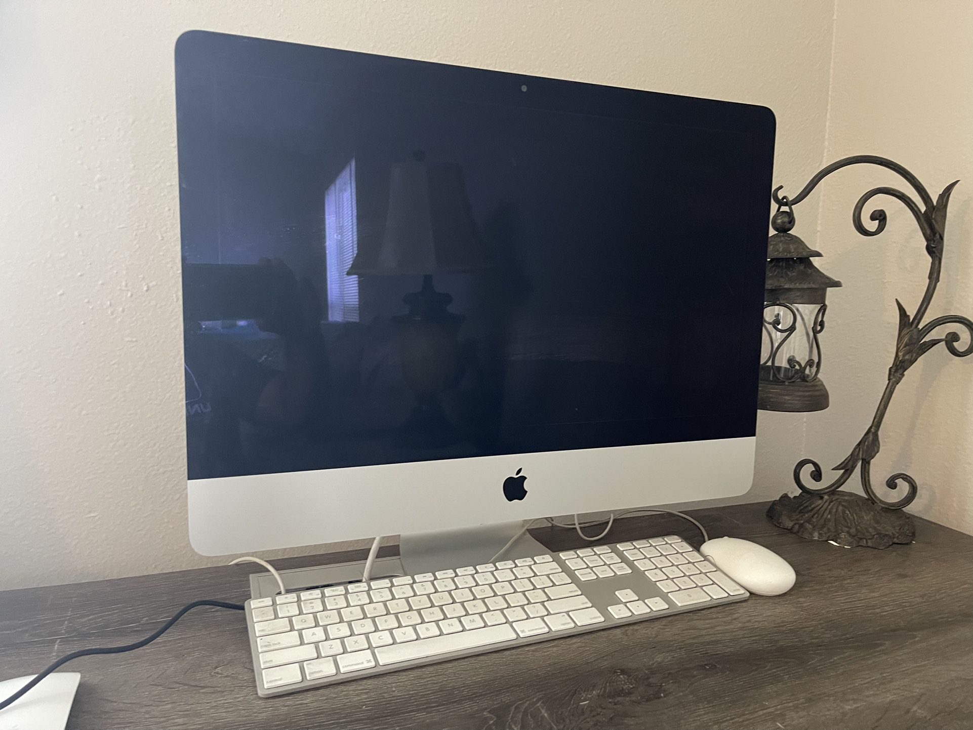 Apple iMac 1TB Storage i5 Intel Core Processor - Great Condition 
