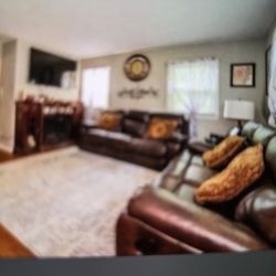 Living Room Leather Recliners Like New