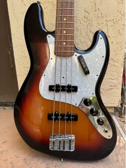 Like New 2024 Fender Jazz BASS Special Pau Ferro