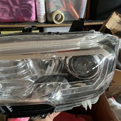 Toyota Tacoma headlights  Driver Side 