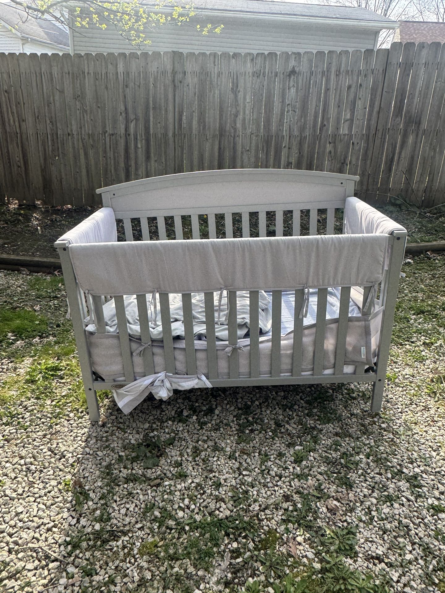 Baby Crib Turns Into A Toddler Bed