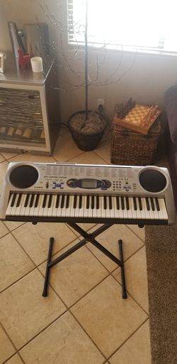 Casio LK-43 keyboard with stand