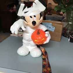 Walt Disney World  Mickey Mouse Popcorn Bucket