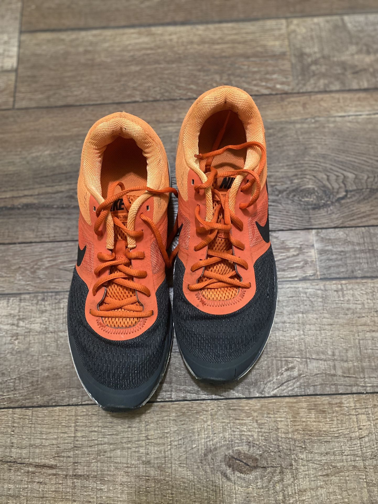Men’s Nike (10.5) Running Shoe
