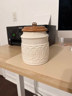 Pier one imports storage jar
