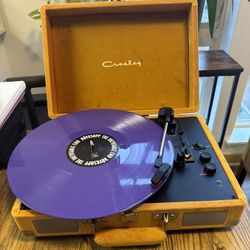 Crosley Briefcase Record Player