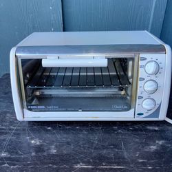 Black & Decker Toast-R-Oven Classic TRO390W Countertop Oven/Broiler