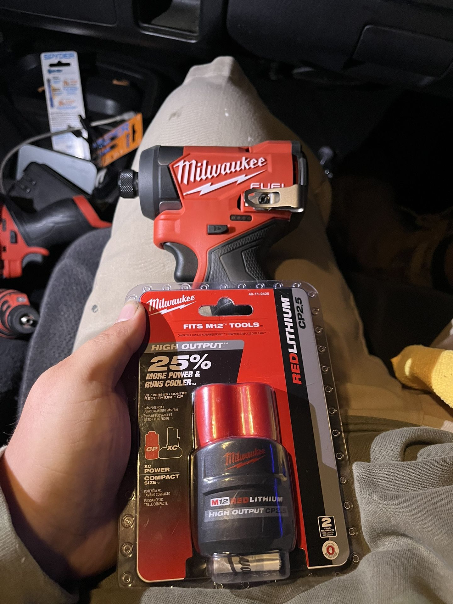 Milwaukee 1/4 Impact Driver And High output 2.5 Battery