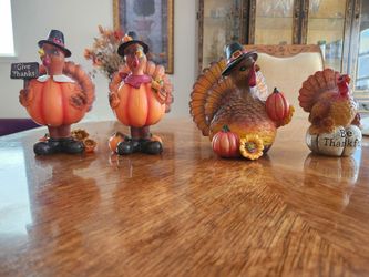Set of 4 Thanksgiving Turkey Figurine Collection (Pilgrim Hats, Pumpkins & Signs)