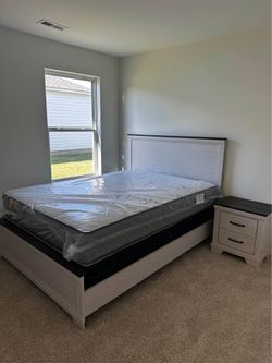 Modern 4-Piece Bedroom Available in Queen & King sizes!!