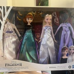 Disney's Frozen 2 Anna and Elsa Royal Fashion, Clothes and Accessories