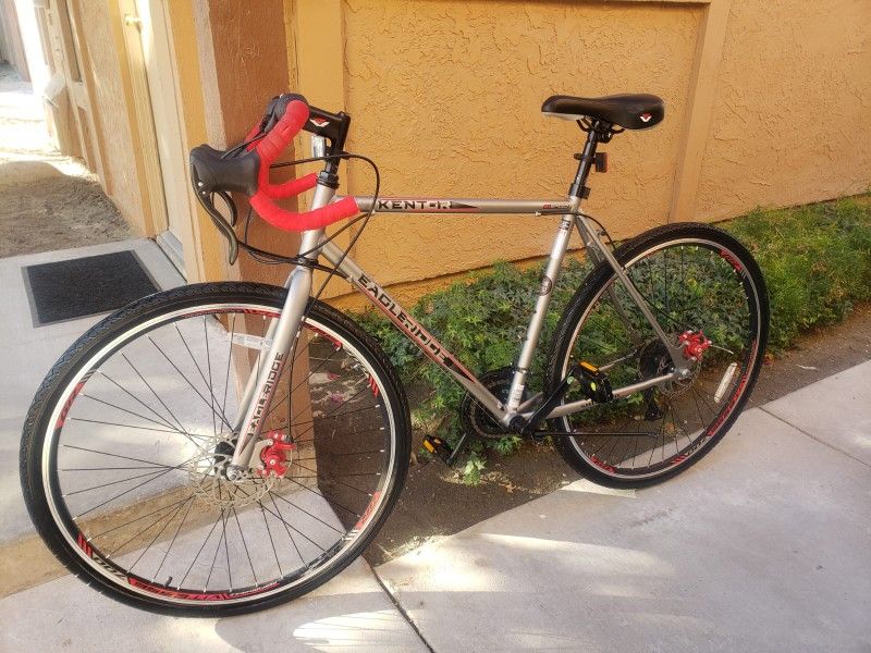 ROAD BIKE 21 SPEEDS TIRE 700C SIZE L