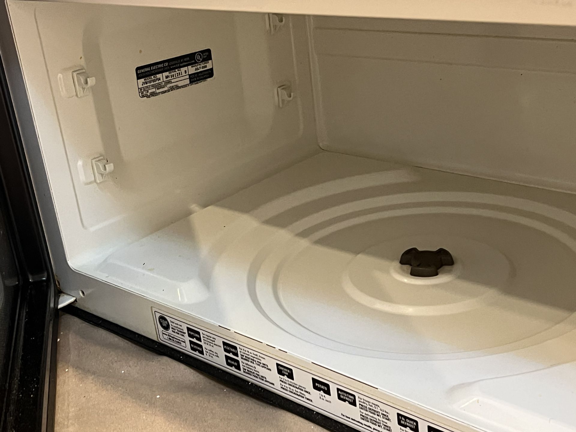 GE Microwave Over The Rang