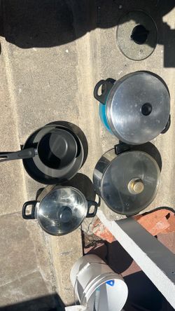Pots and pans like new